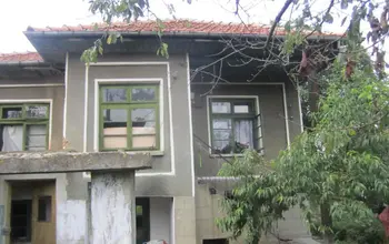 Auction image House