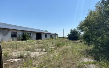Auction image Factory, Manufacturing