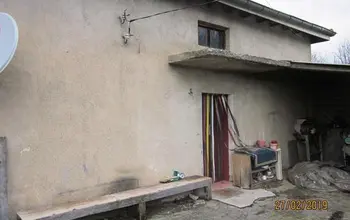 Auction image House