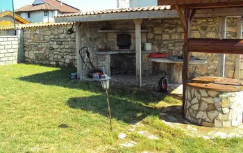 Auction image Villa, Chalet, Hut
