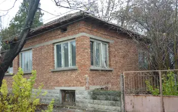 Auction image House