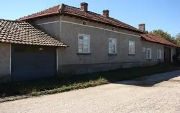 Auction image House