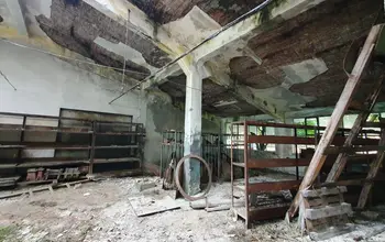 Auction image Factory, Manufacturing
