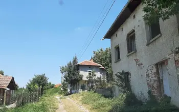 Auction image House