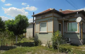 Auction image House