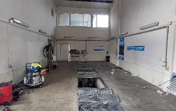 Auction image Business property
