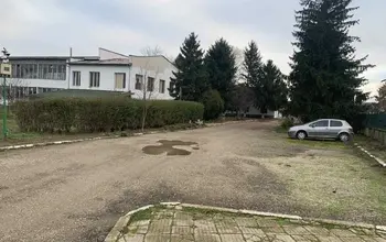 Auction image Factory, Manufacturing