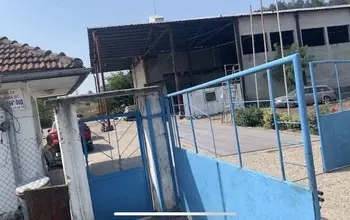 Auction image Factory, Manufacturing