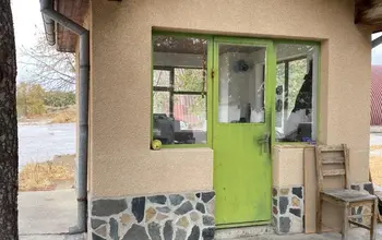 Auction image Individual premises