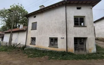 Auction image House