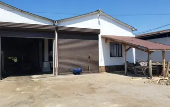 Auction image Factory, Manufacturing