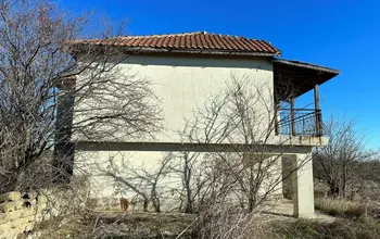 Auction image House