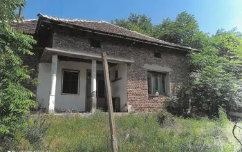 Auction image House