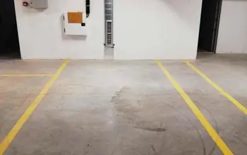 Auction image Garage, Parking