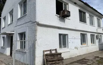 Auction image Factory, Manufacturing