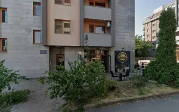 Гараж, паркомясто