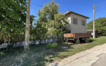 Auction image House