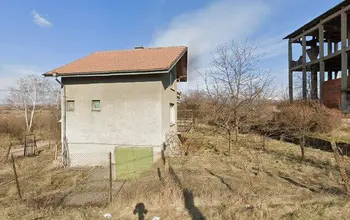 Auction image House